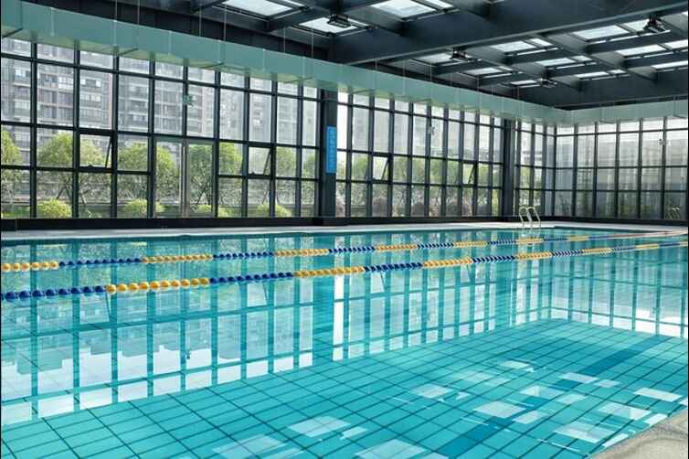 Pool Maintenance in Dubai: Weekly Pool Cleaning or Seasonal Maintenance 