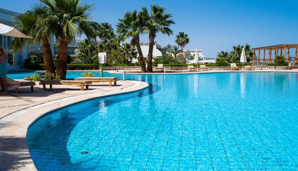 swimming pool maintenance company in Dubai