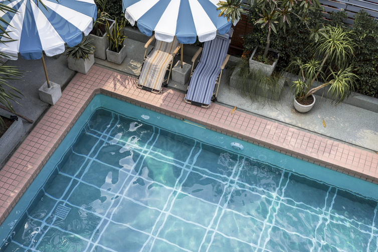 Swimming-pool-construction-near-Deira
